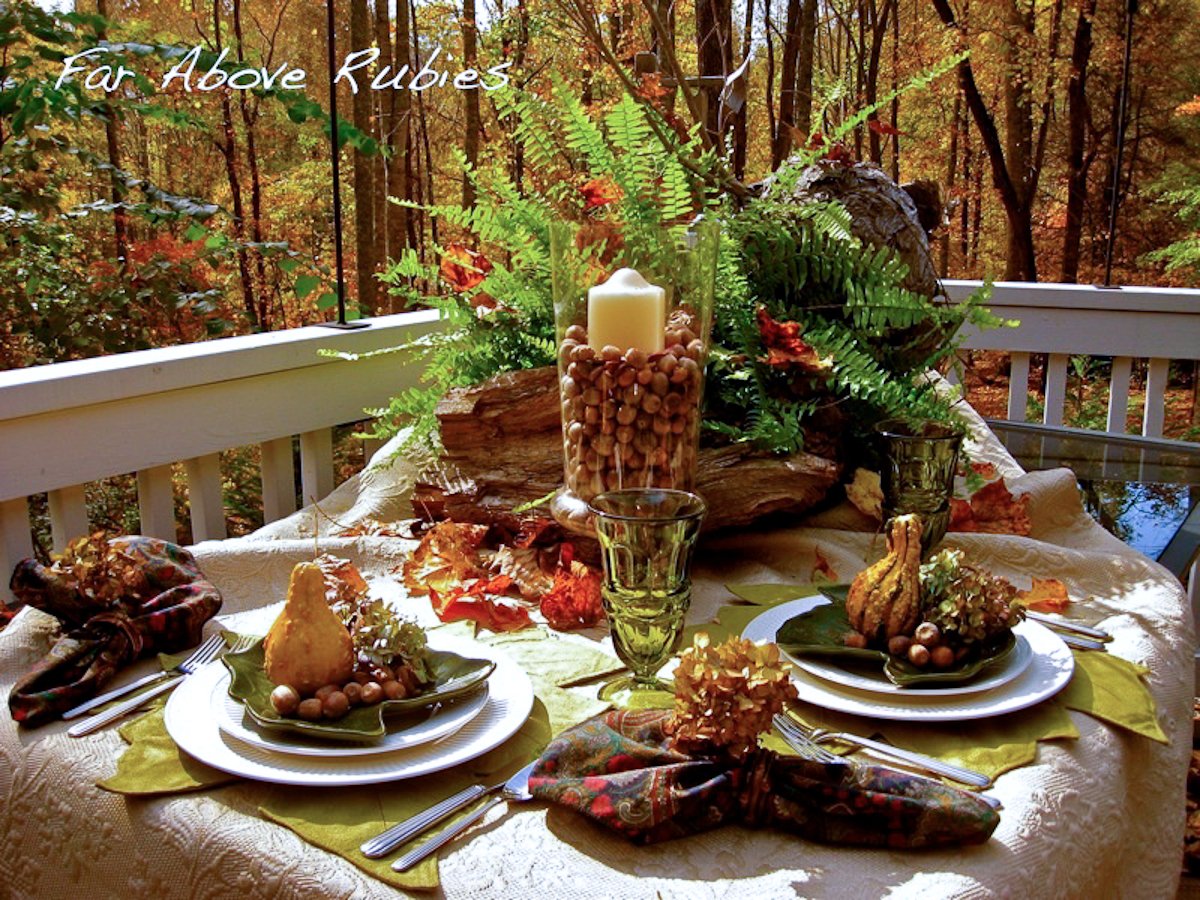 Ужин осень. Осенняя сервировка стола. Красивая сервировка стола на природе. Уютная сервировка. Осеннее чаепитие.