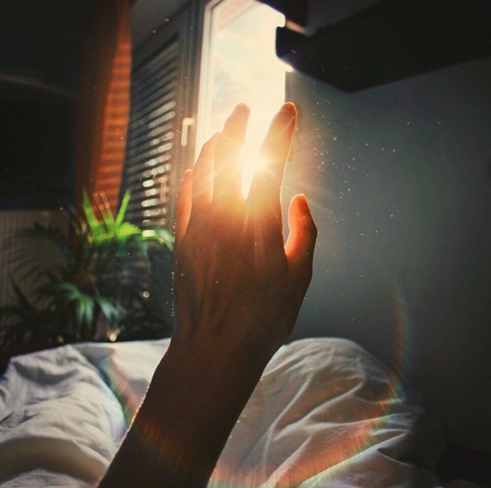 Солнце в руках Эстетика