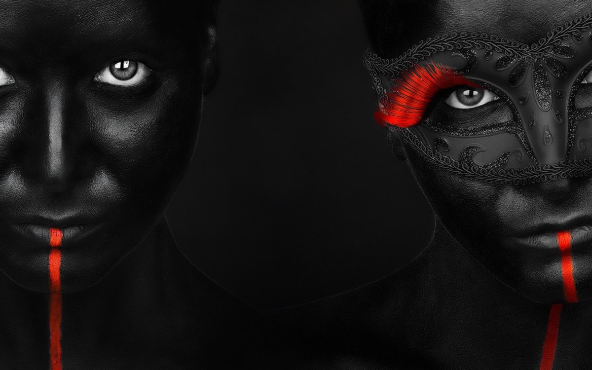 Девушка в черной краске