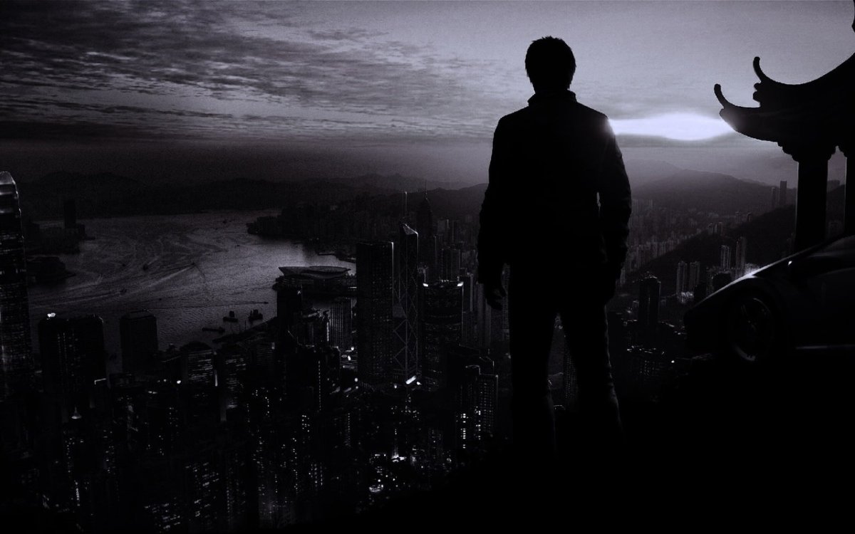 Темный силуэт мужчины