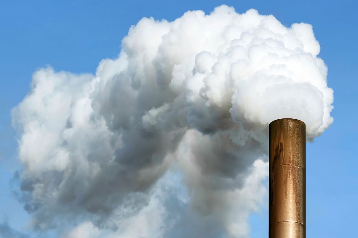 Трубы с дымом