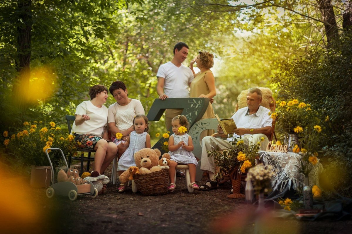 Семья на природе