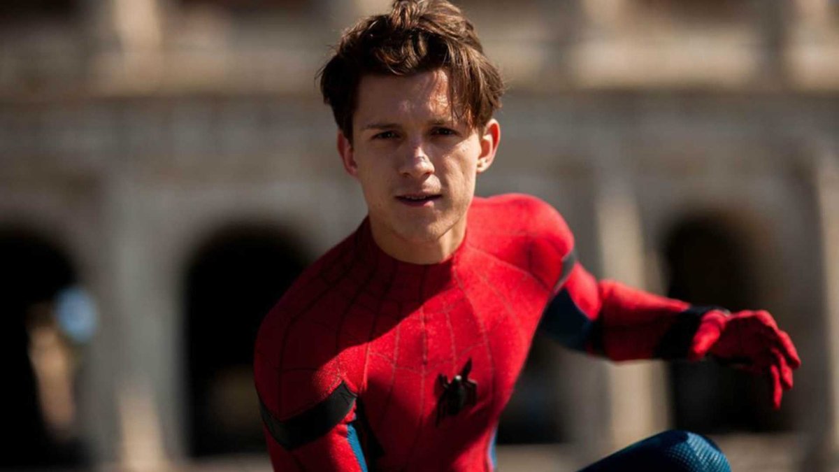 Том Холланд человек паук