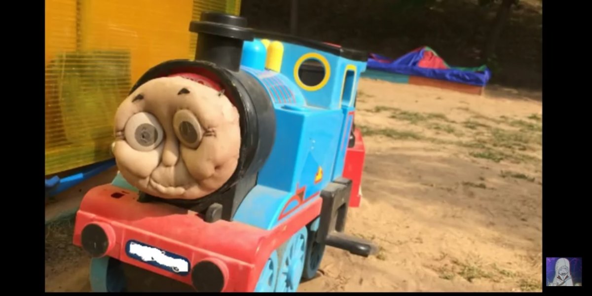 Том Холланд в костюме человека паука