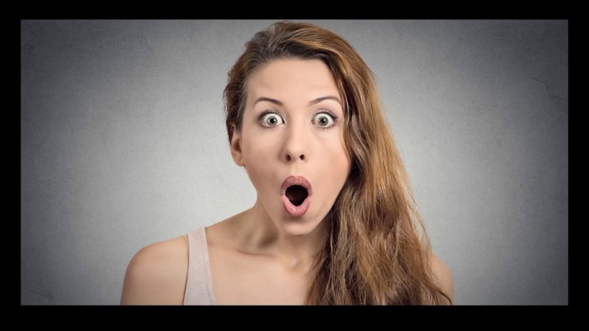 Открыла рот от удивления