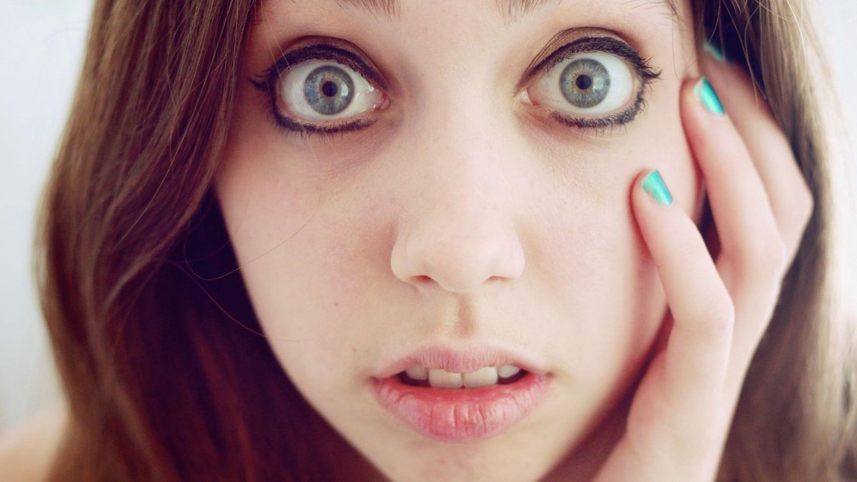 Глаз широко открыт