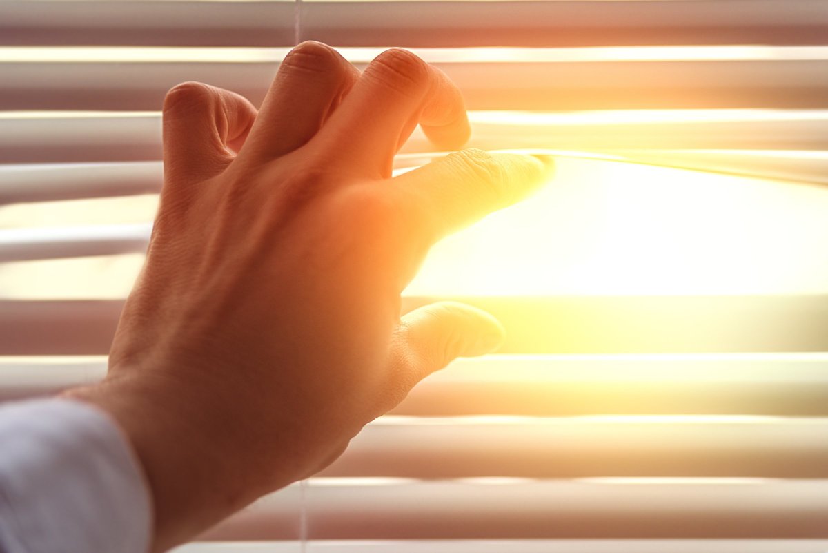 Солнечный свет в окно