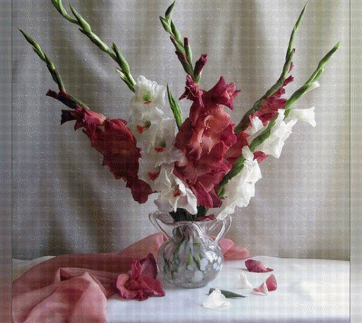 Гладиолусы в вазе