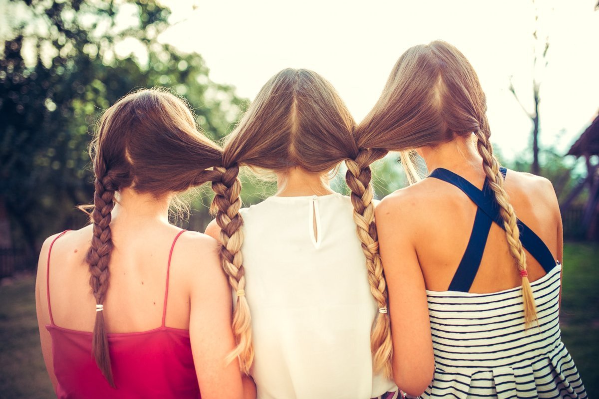 Две подруги