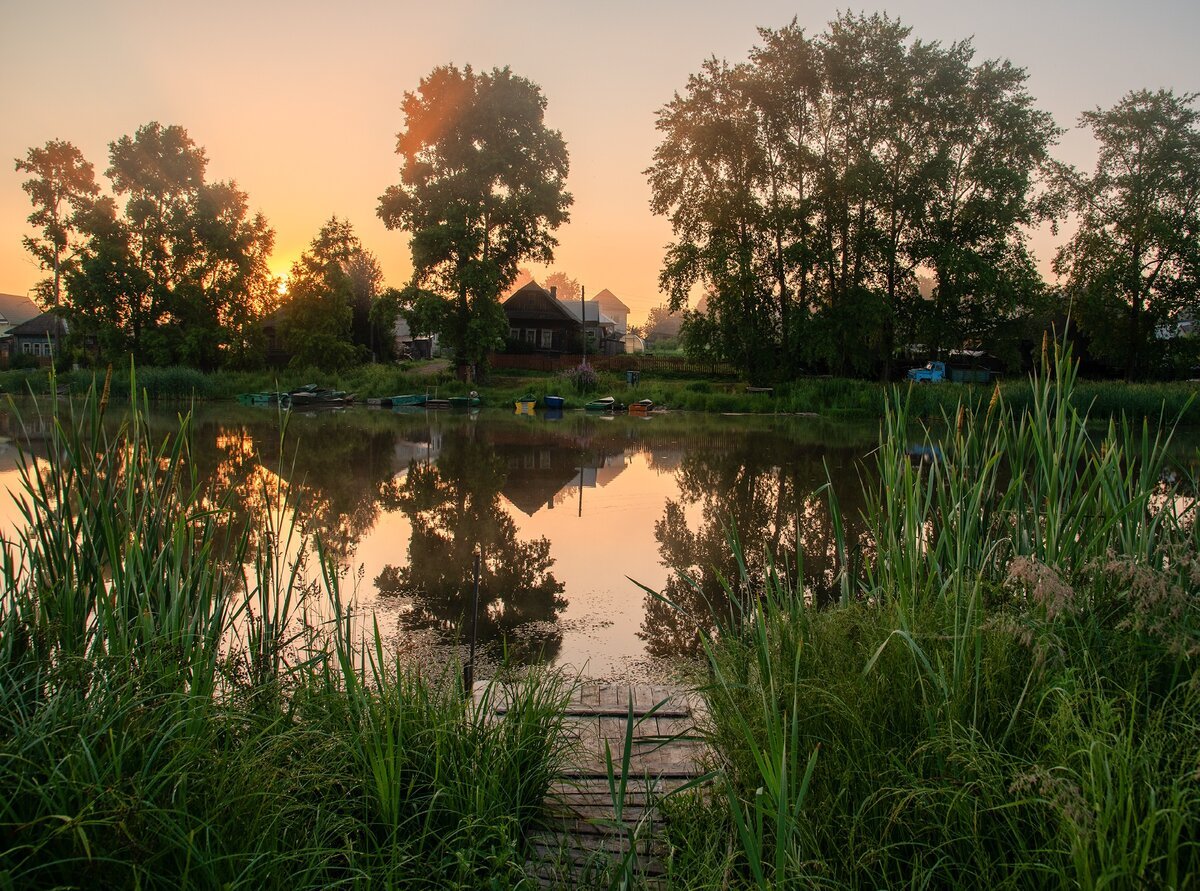 Рассвет в деревне летом