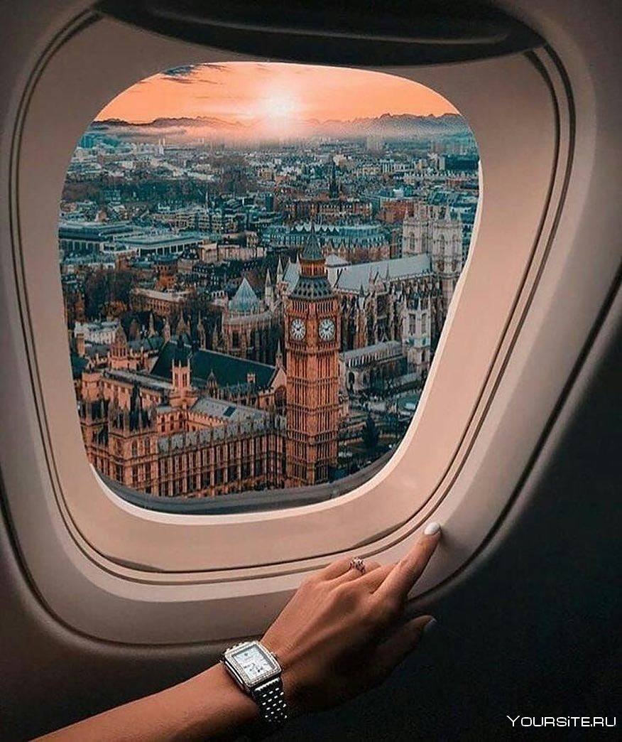 Иллюминатор самолета