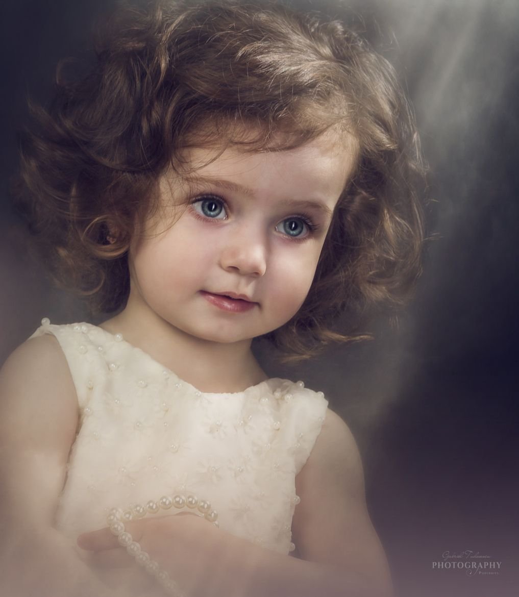 Ребенок улыбается