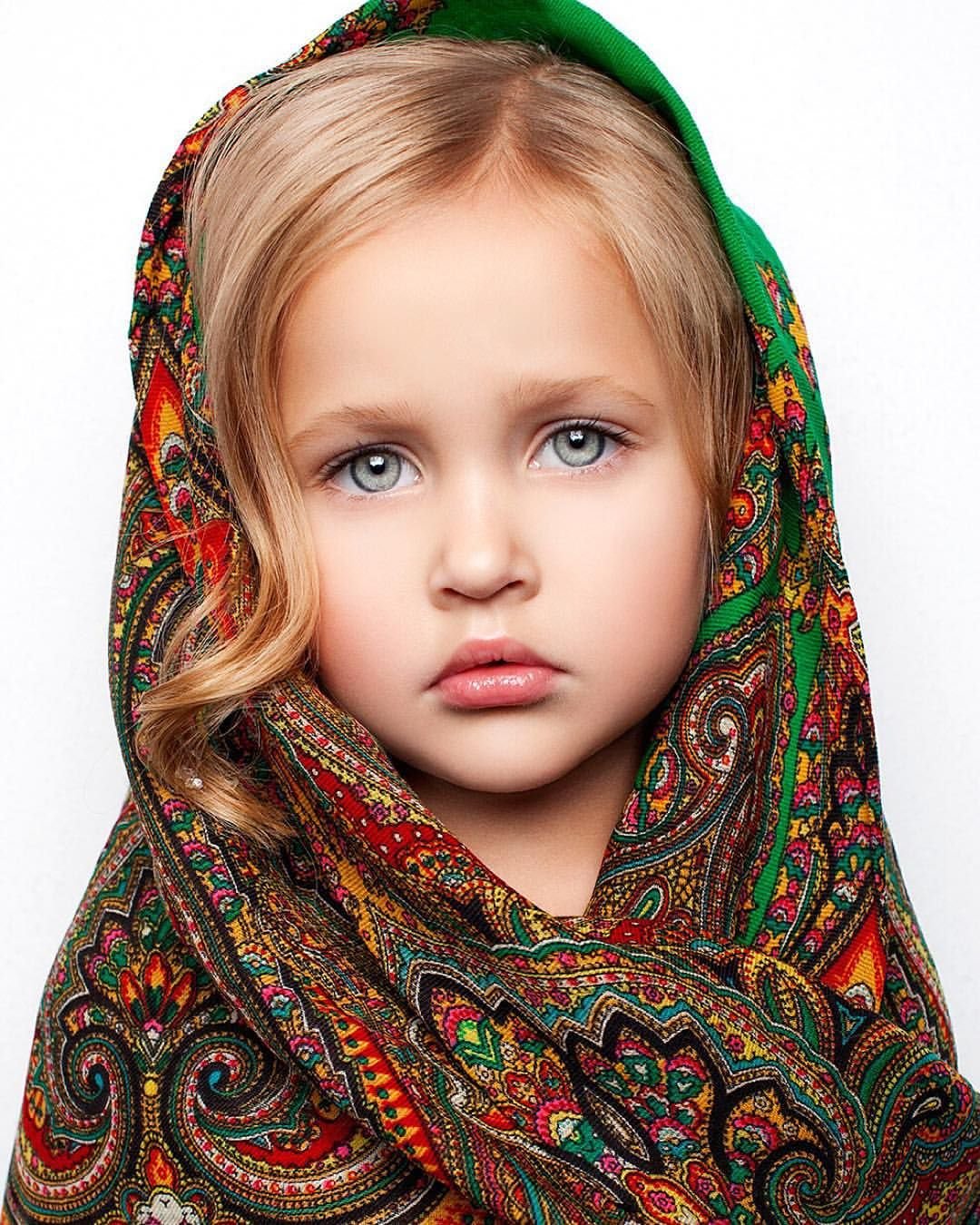 Младенцы с зелеными глазами