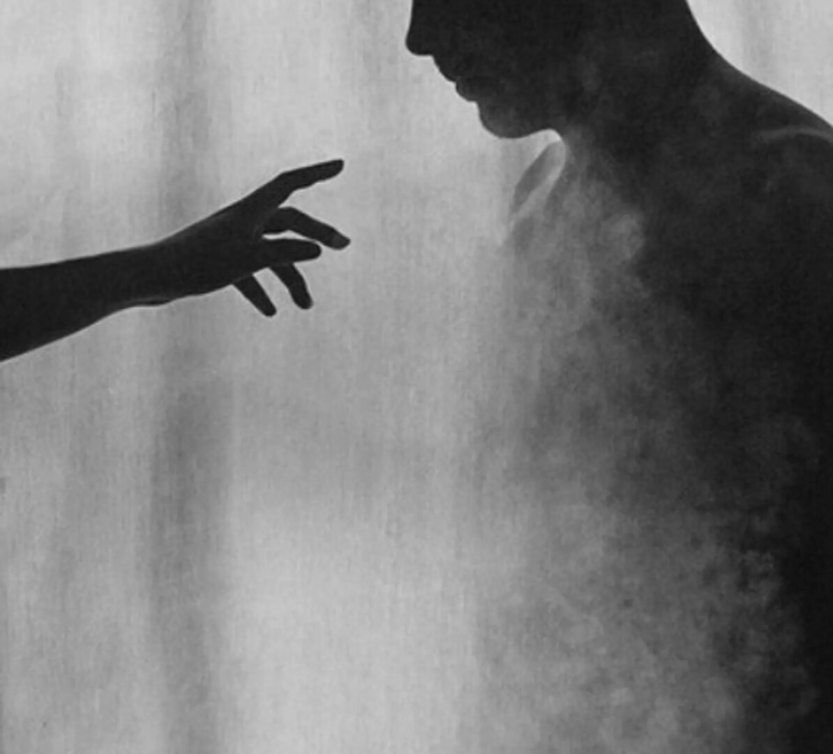 Мужчина и женщина в тумане