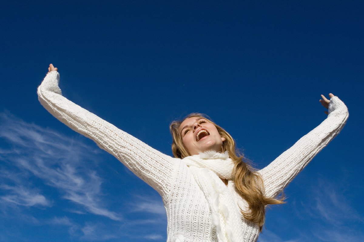 Радостная женщина