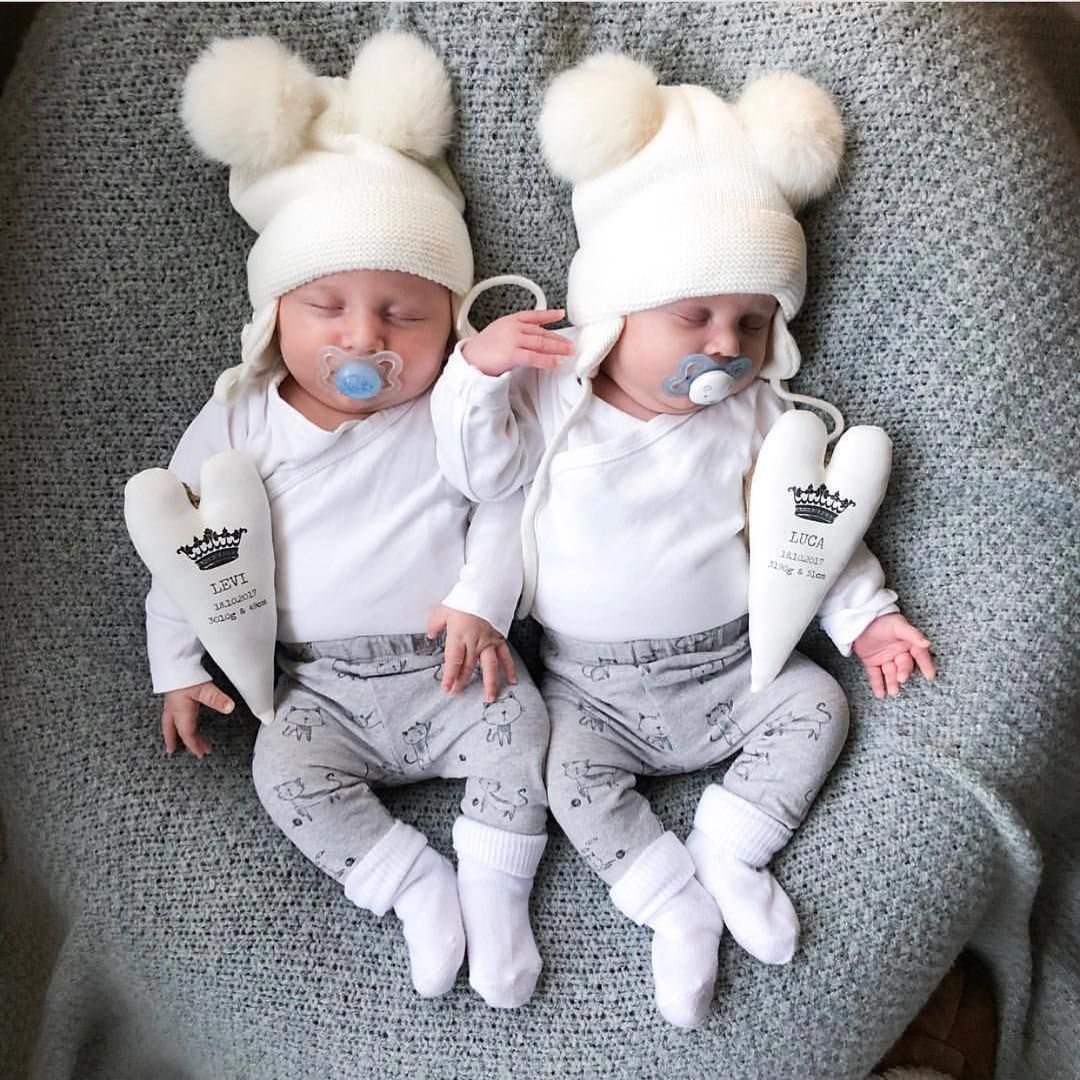 Одежда для младенцев близняшек