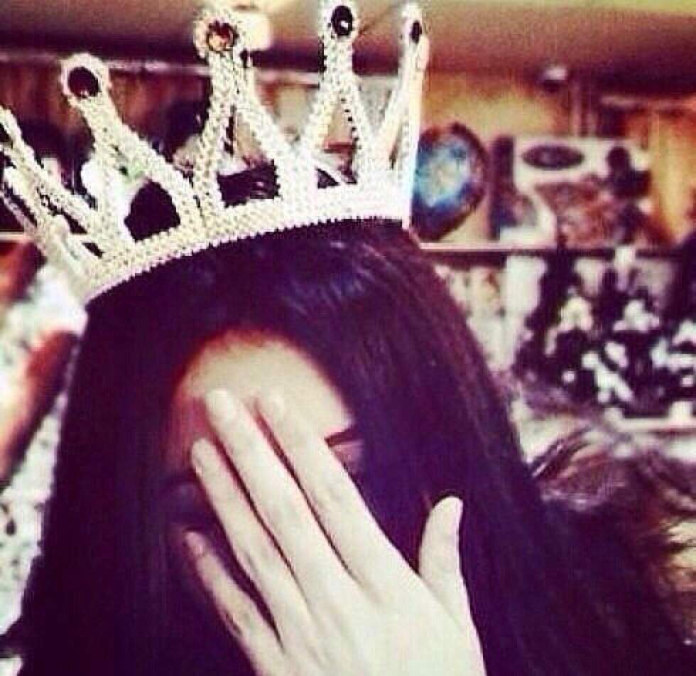 Эстетика короны на голове