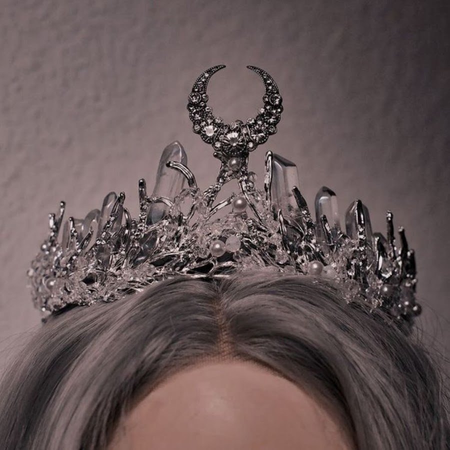 Логотип бриллиант с короной