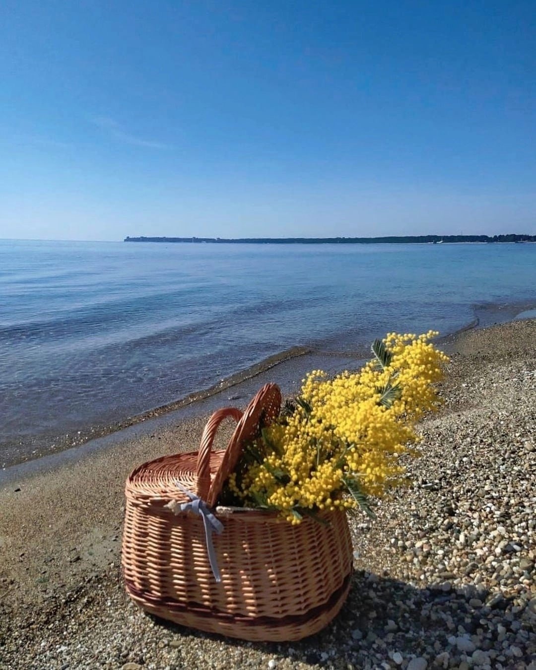 Утро на море с кофе