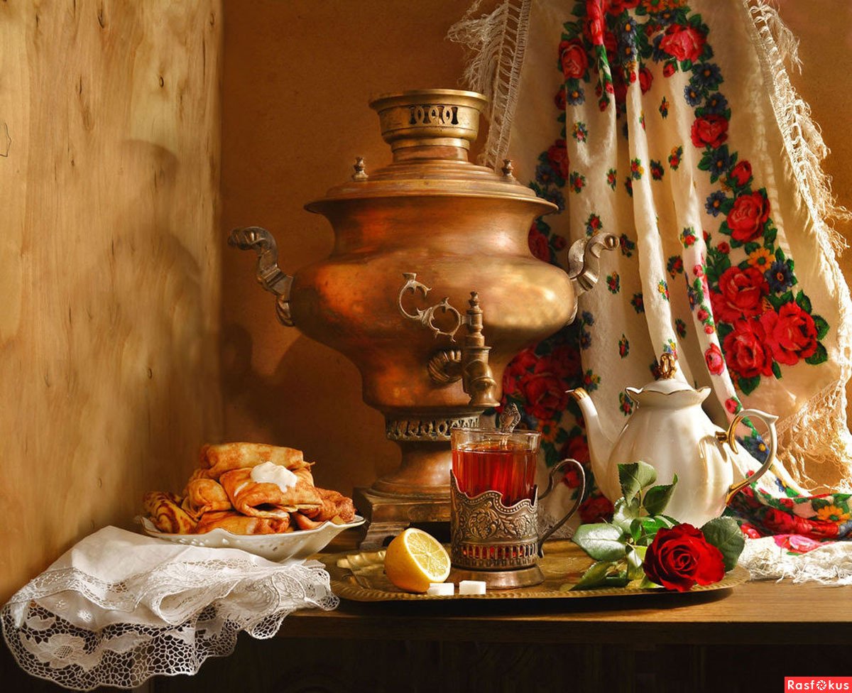 Чаепитие с самоваром и баранками