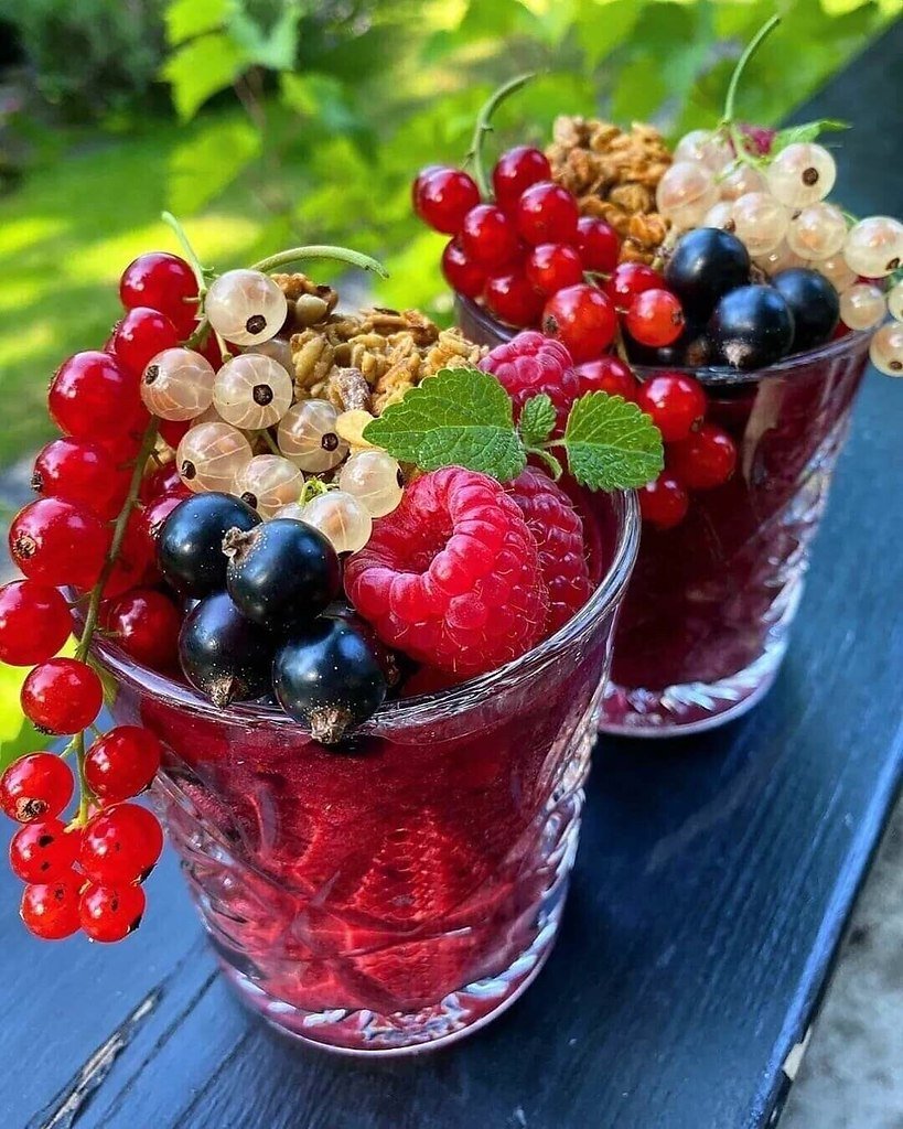 Доброе утро с фруктами и ягодами