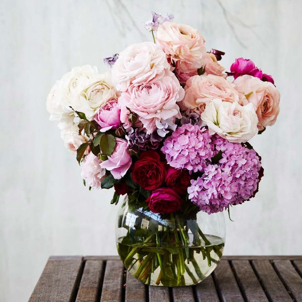 Девушка с пионом