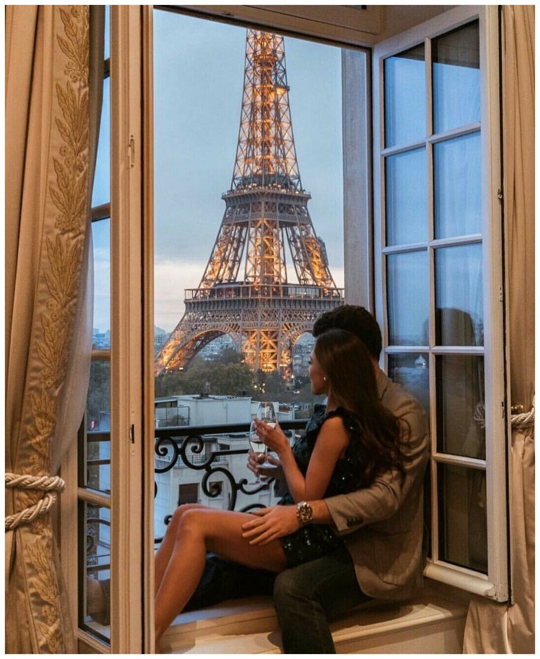 Париж девушка блондинка