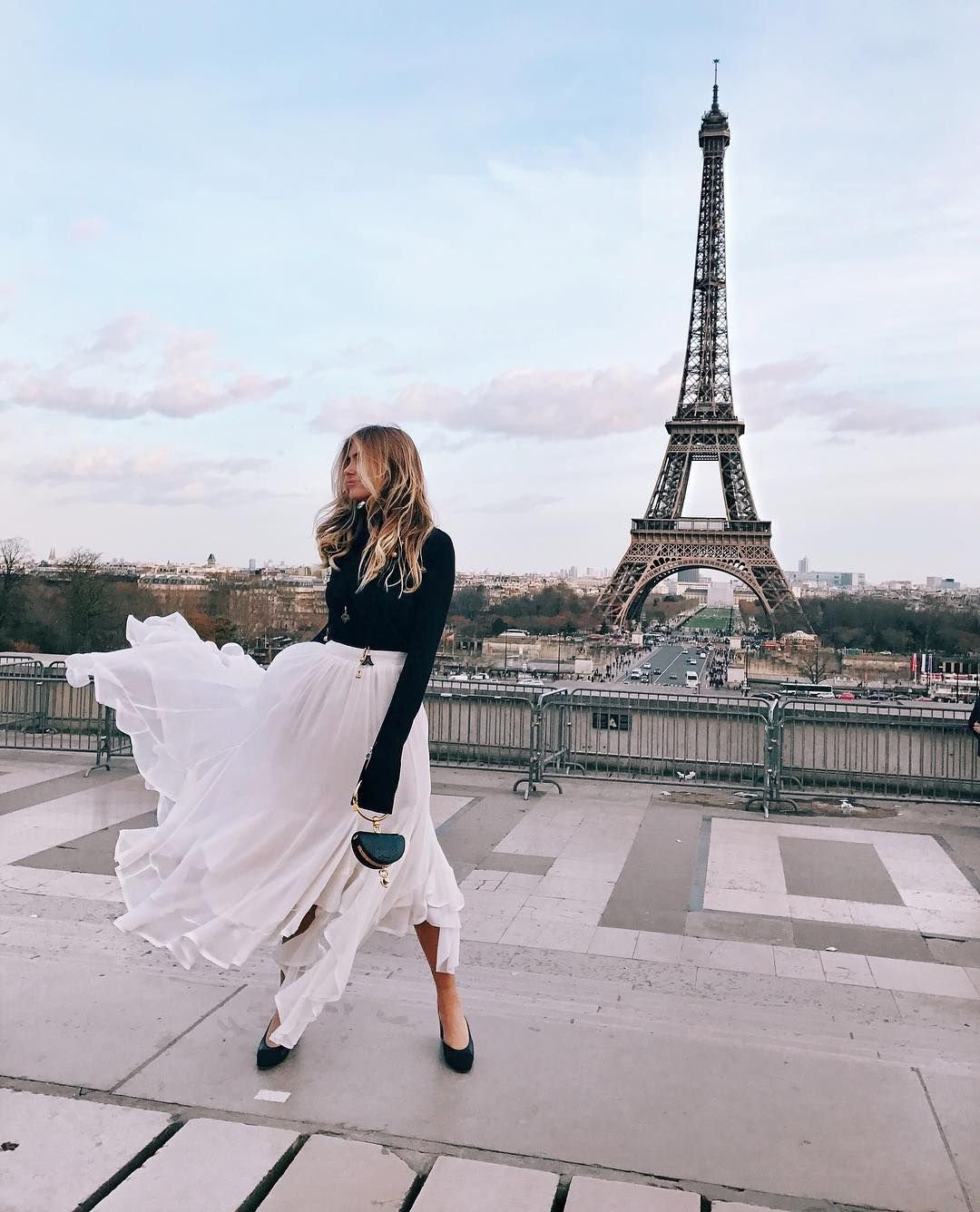 Красивая пара в Париже