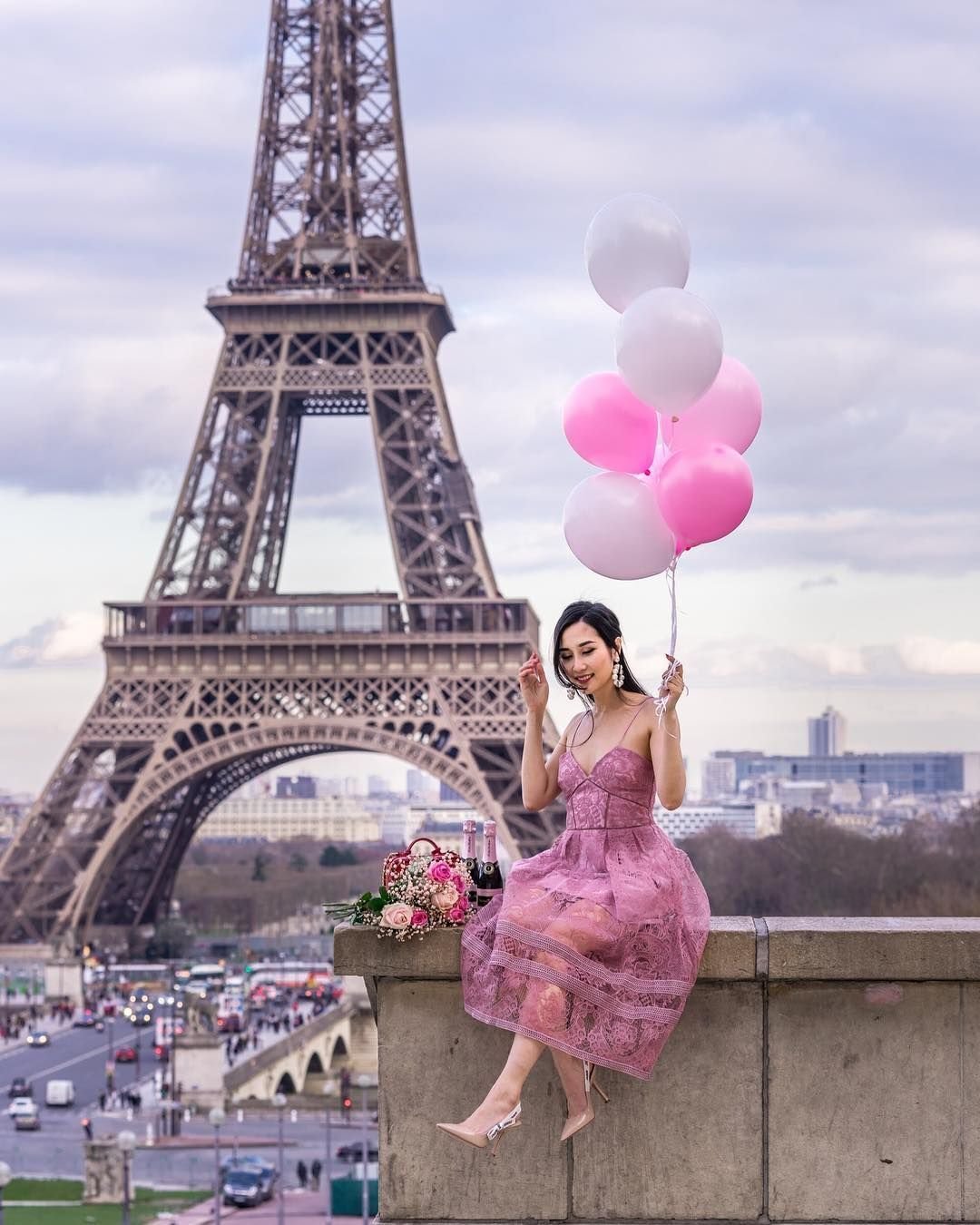 Красивая женщина Париж