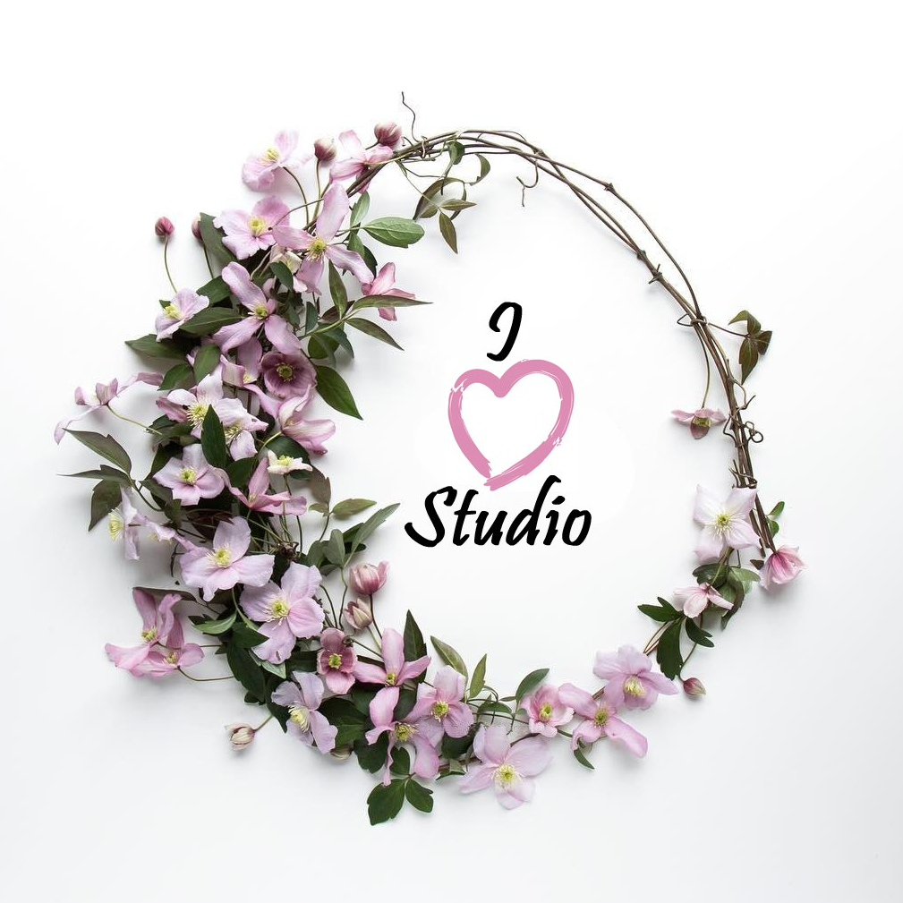 Композиция месяц из цветов