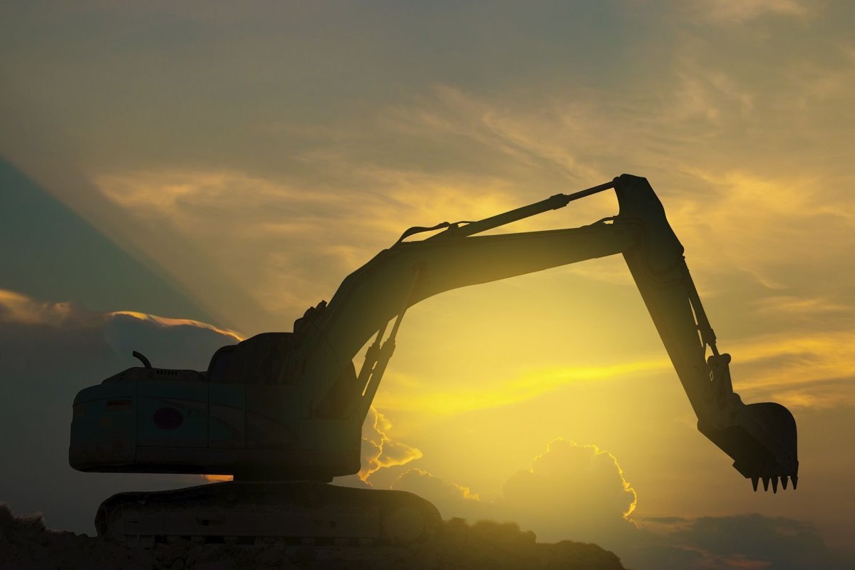 Экскаватор в горах