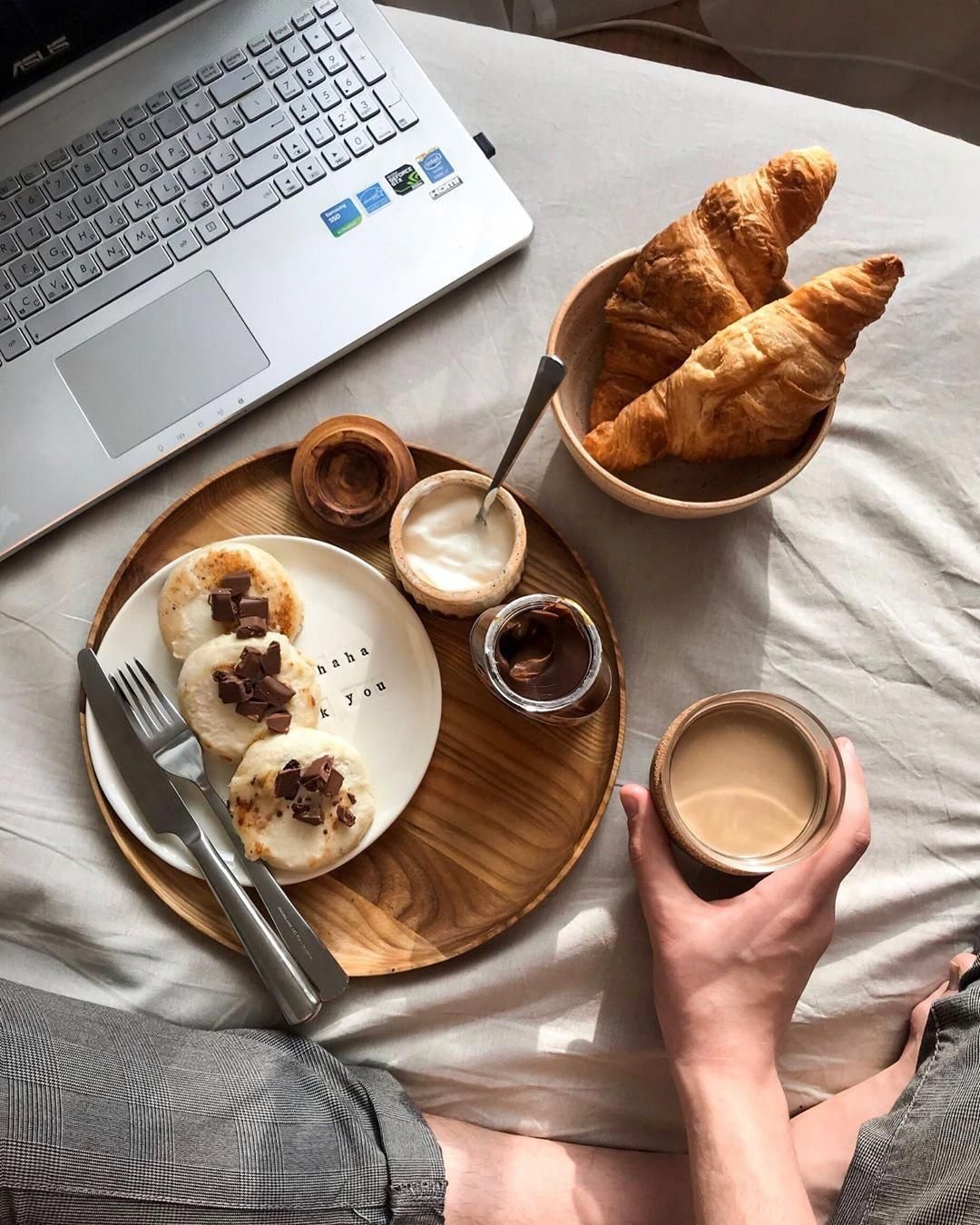 Красивый завтрак с кофе