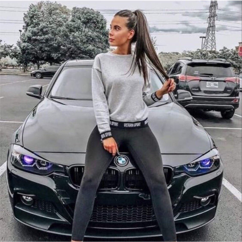 Девушка и БМВ