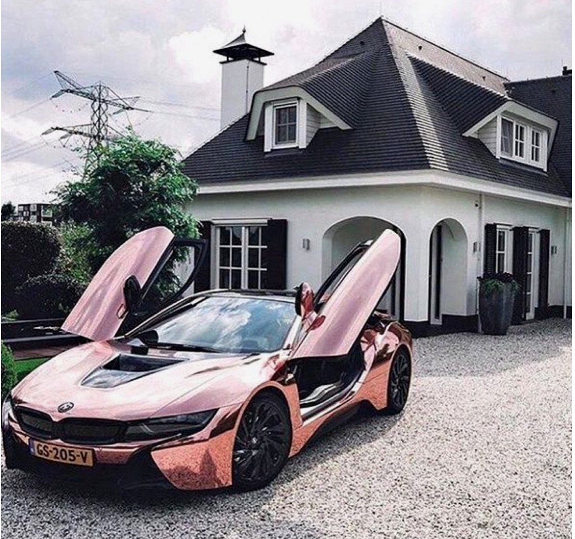 БМВ i8 розовое золото