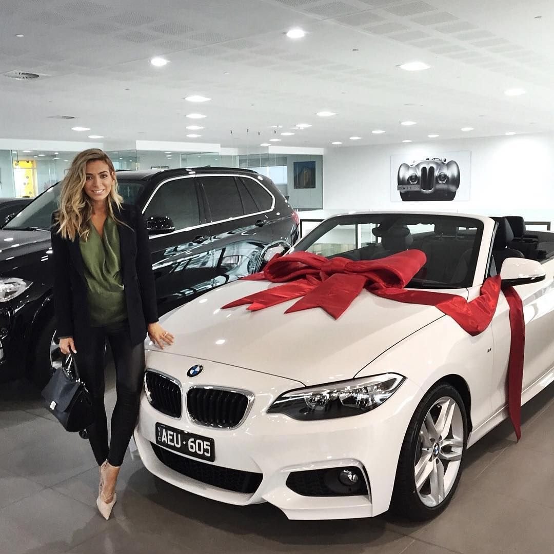 Машина БМВ подарок