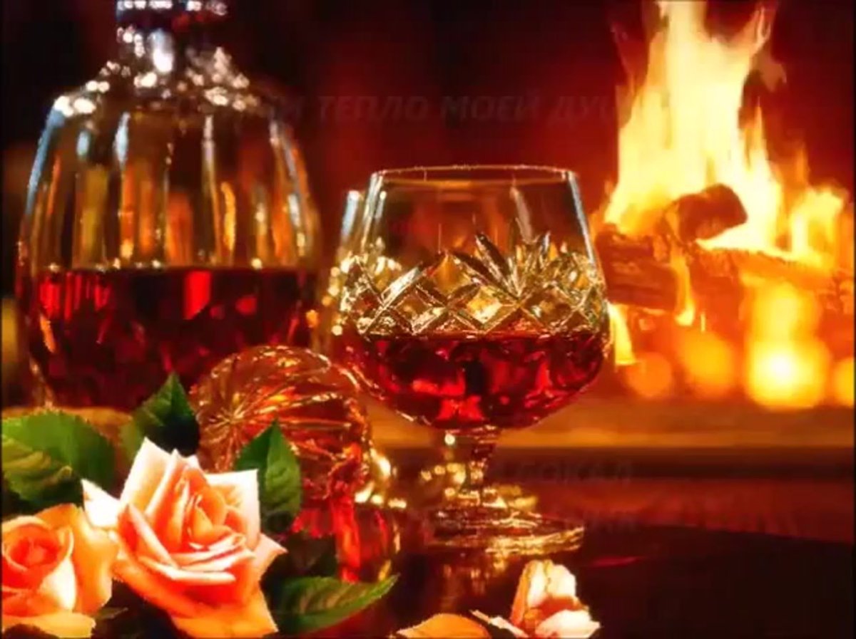 Камин розы вино