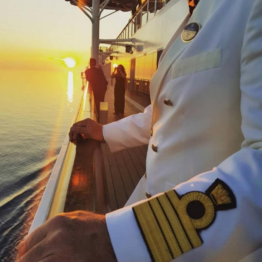 Моряки на лайнере