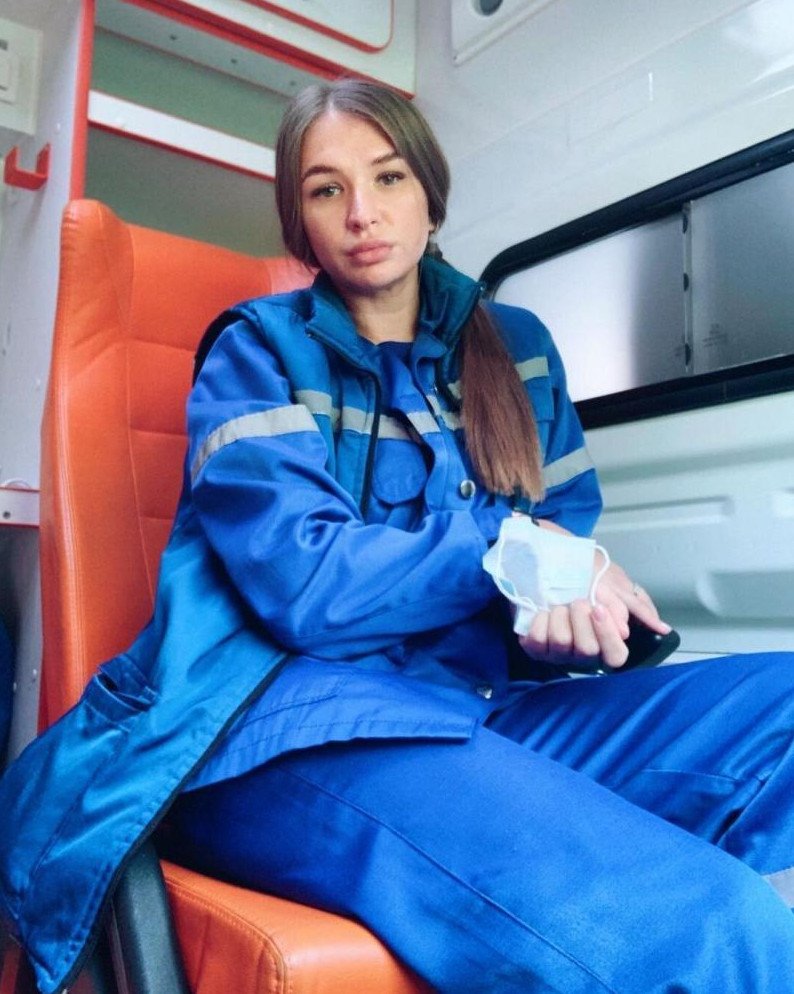 Фельдшер скорой помощи мужчина