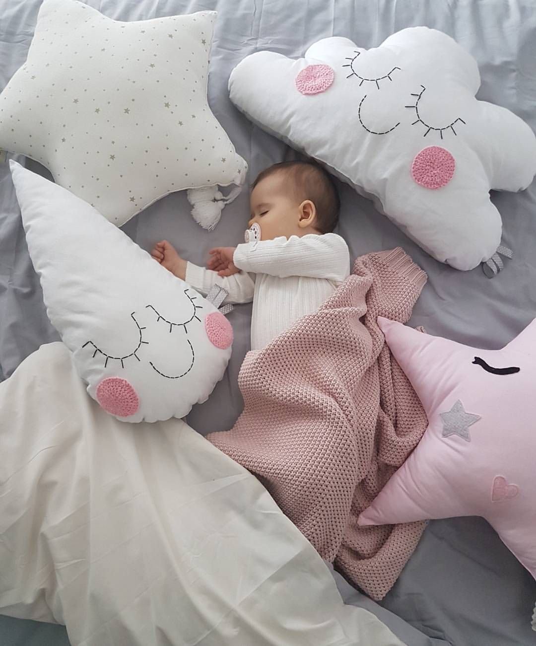 Младенец девочка Эстетика