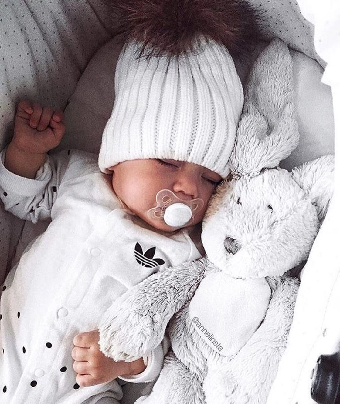 Милые маленькие дети