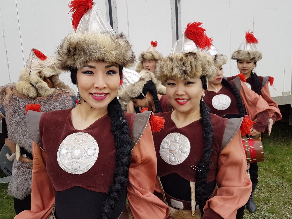 С праздником Цаган сар