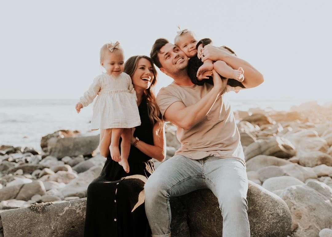 Красивая семья