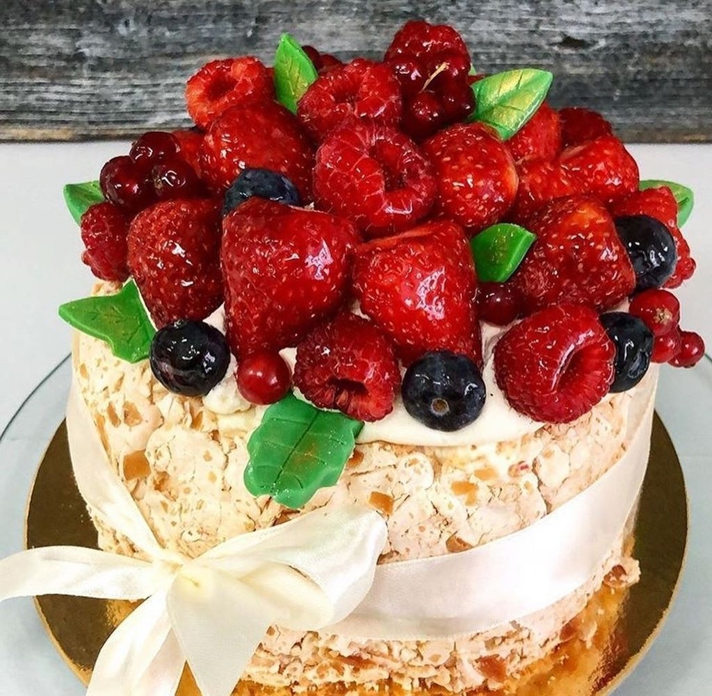 Торт с ягодами