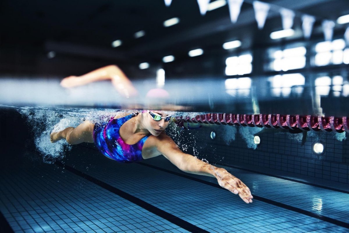 Сальто в бассейне