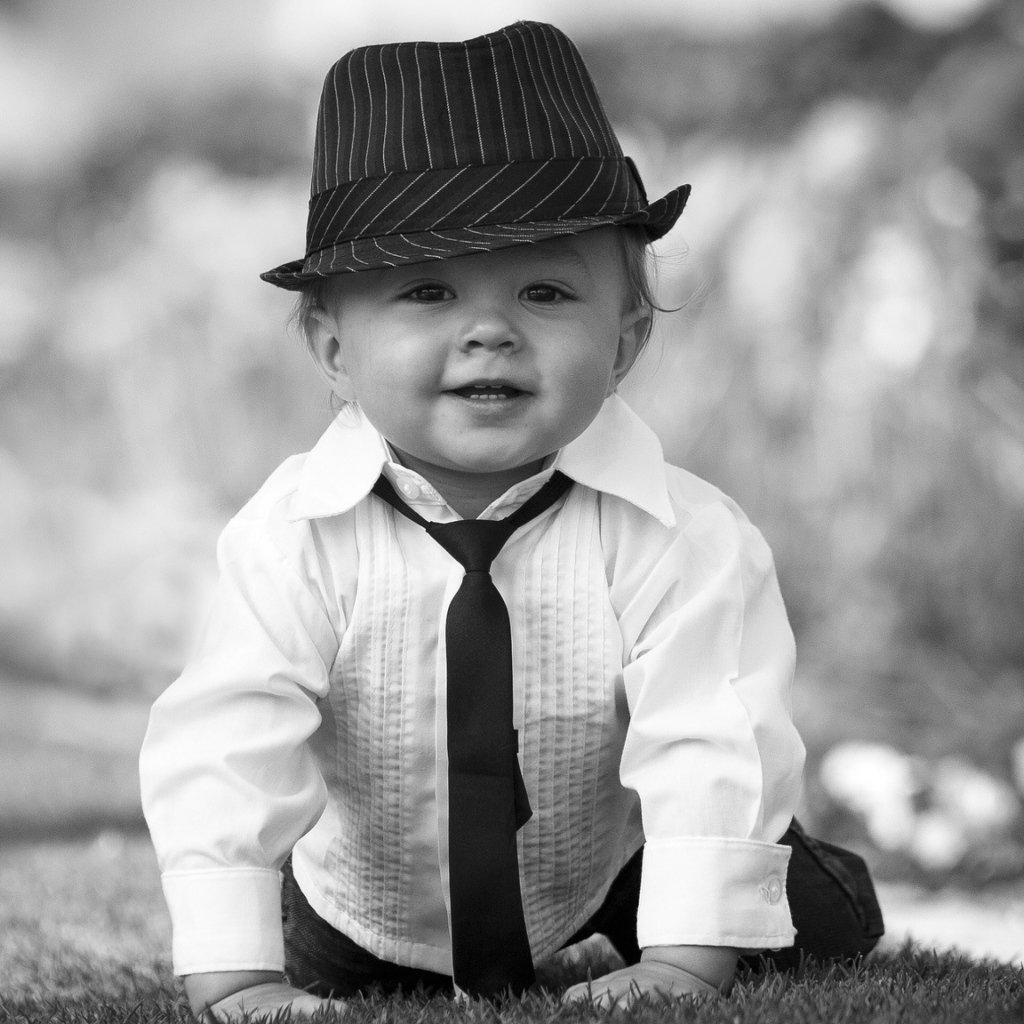 Малыш в шляпе