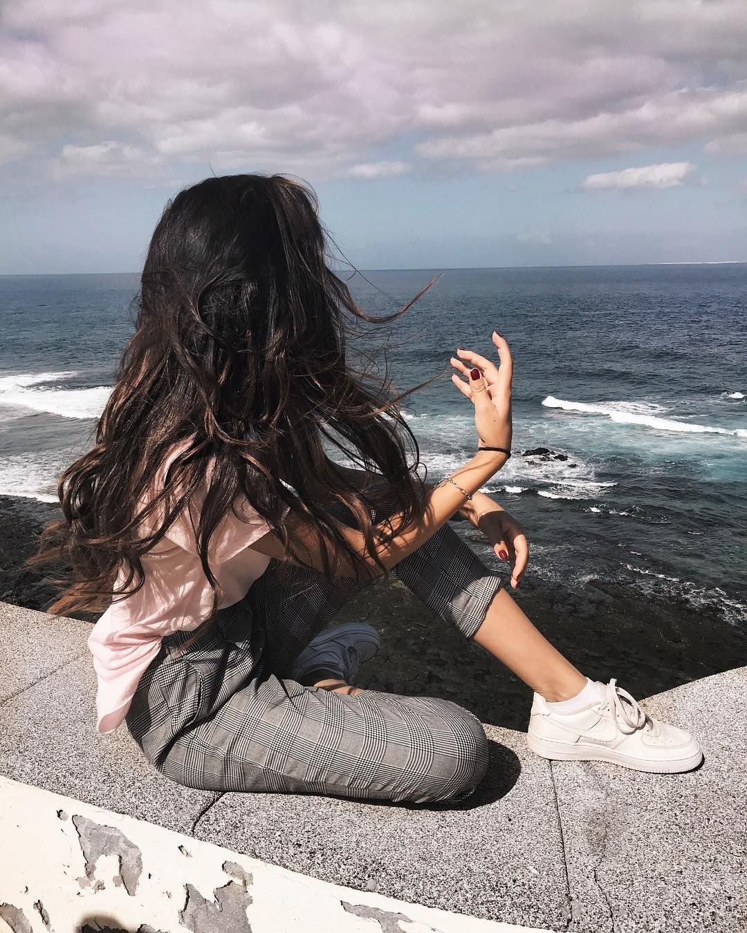 Самая красивая девушка Парижа