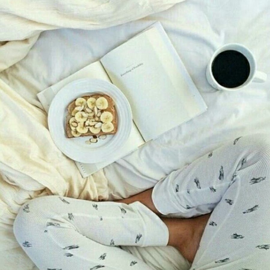 Фотосессия в пижаме на кровати