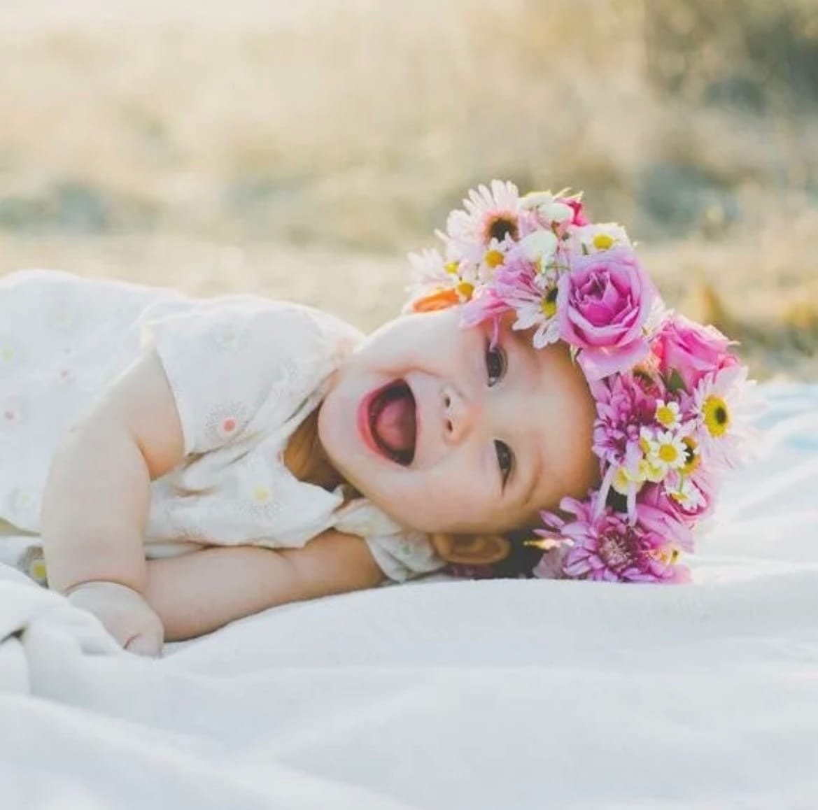 Малышка в цветах