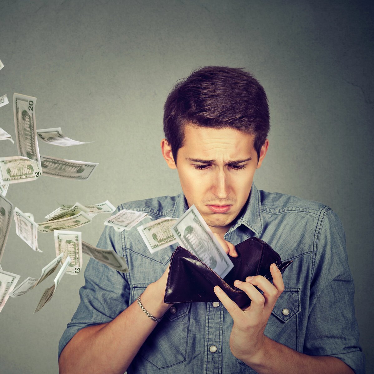 Деньги на ветер картинка