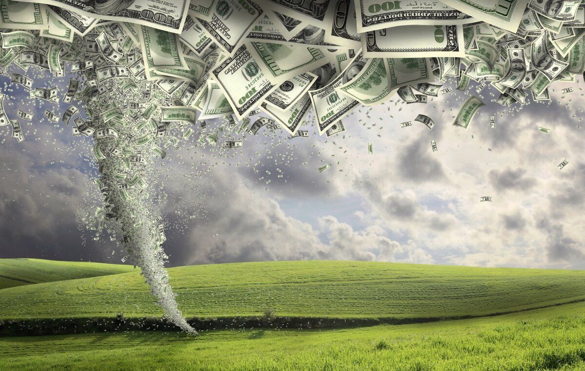 Река из денег